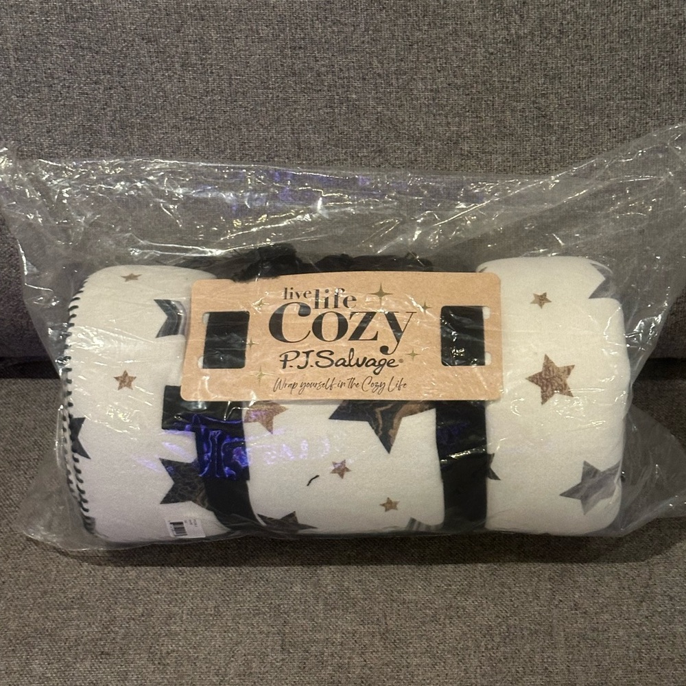 NWT PJ Salvage / large blanket / new and flawless with tags / NEW